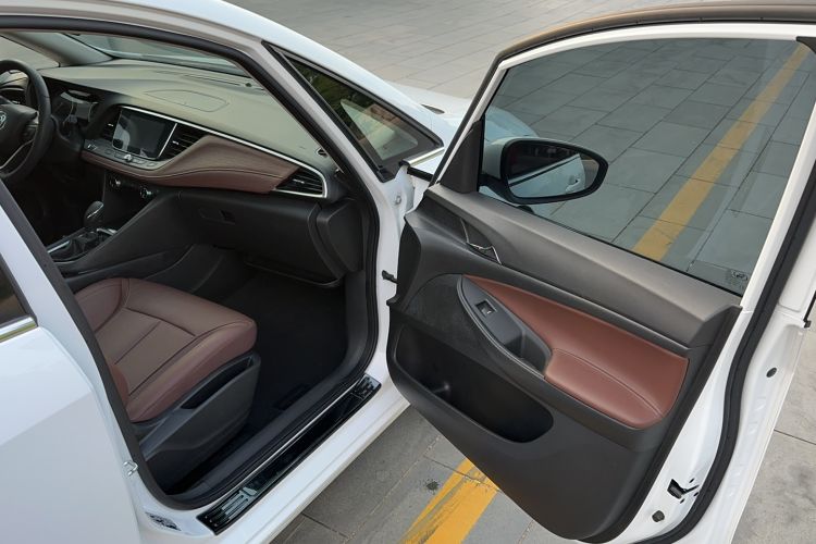 Used Buick GL6 2019 18T 6-Seater Connected Luxury Version China VI Standard Interior 2