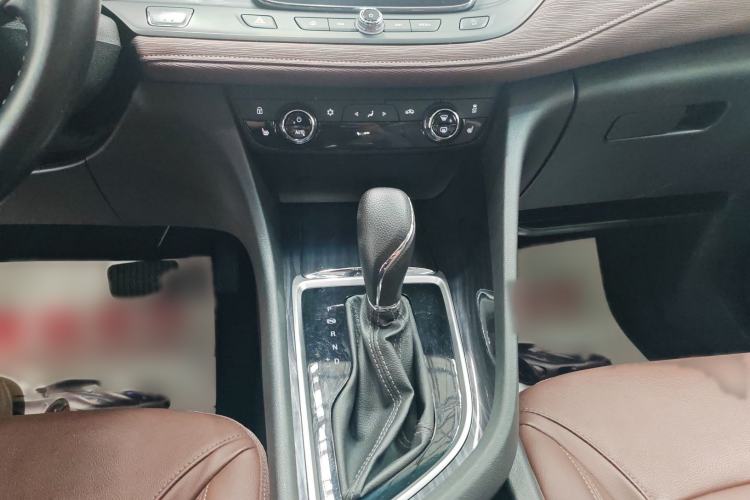 Used Buick GL6 2019 18T 6-Seater Connected Luxury Version China VI Standard Interior 3