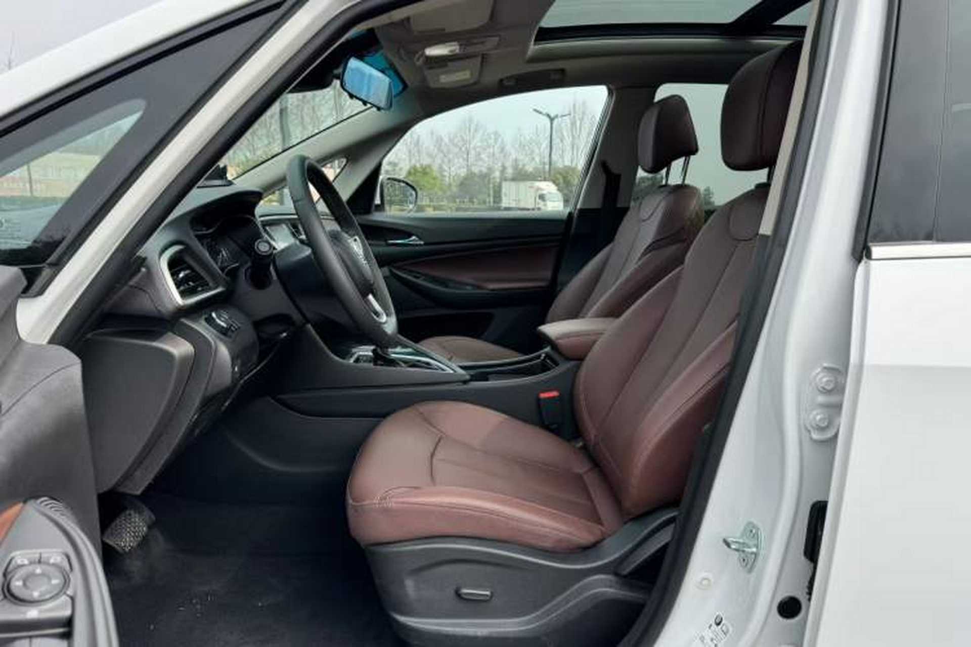 Used Buick GL6 2019 18T 6-Seater Connected Luxury Version China VI Standard Interior 3