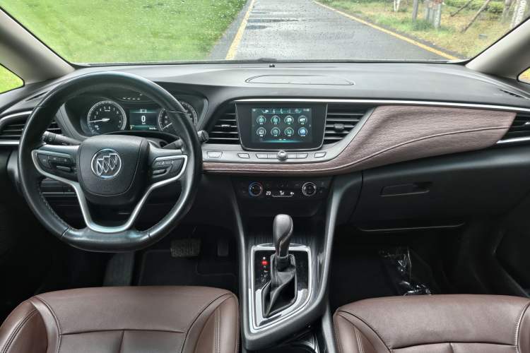 Used Buick GL6 2019 18T 6-Seater Connected Luxury Version China VI Standard Interior 3