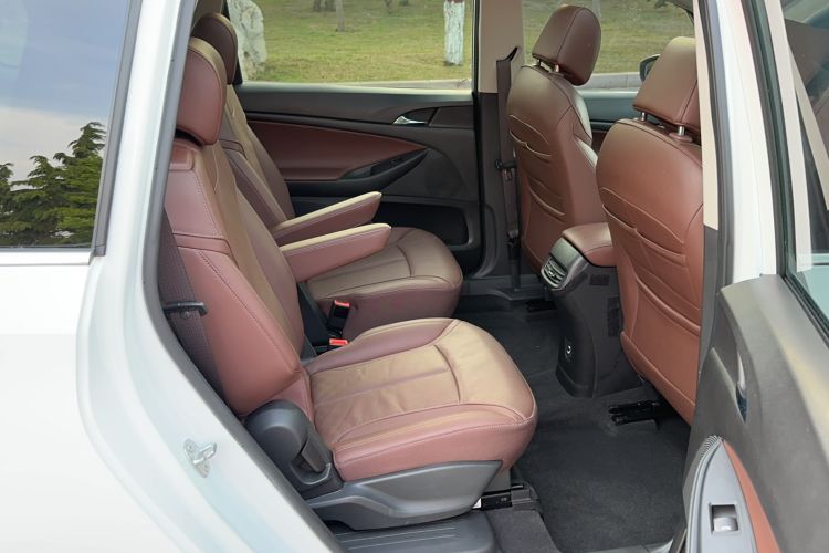 Used Buick GL6 2019 18T 6-Seater Connected Luxury Version China VI Standard Interior 3