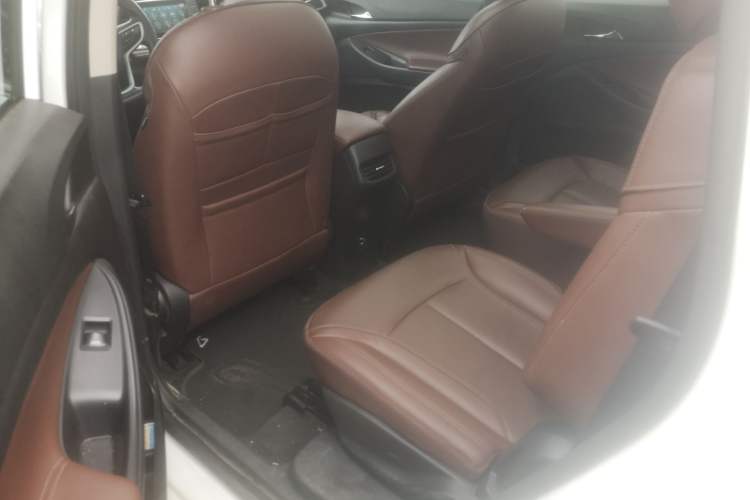 Used Buick GL6 2019 18T 6-Seater Connected Luxury Version China VI Standard Interior 4