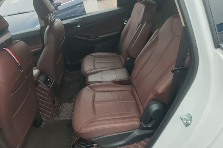Used Buick GL6 2019 18T 6-Seater Connected Luxury Version China VI Standard Interior 4
