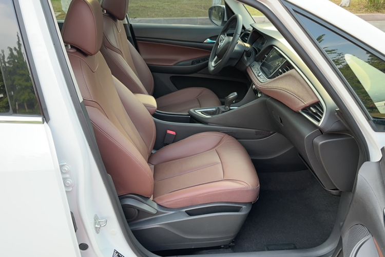 Used Buick GL6 2019 18T 6-Seater Connected Luxury Version China VI Standard Interior 5