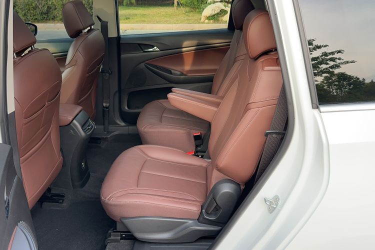 Used Buick GL6 2019 18T 6-Seater Connected Luxury Version China VI Standard Interior 5