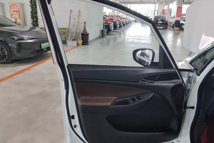Used Buick GL6 2019 18T 6-Seater Connected Luxury Version China VI Standard Left Front Door Interior