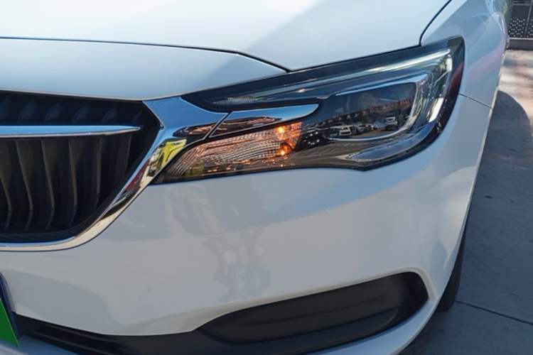 Used Buick GL6 2019 18T 6-Seater Connected Luxury Version China VI Standard Left Front Headlight