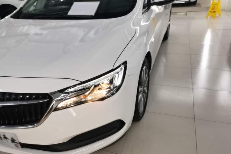 Used Buick GL6 2019 18T 6-Seater Connected Luxury Version China VI Standard Left Front Headlight