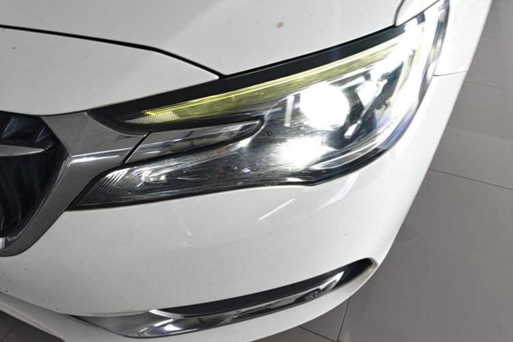 Used Buick GL6 2019 18T 6-Seater Connected Luxury Version China VI Standard Left Front Headlight