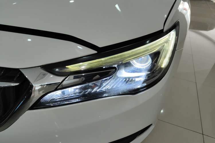 Used Buick GL6 2019 18T 6-Seater Elite Version China V Standard Left Front Headlight