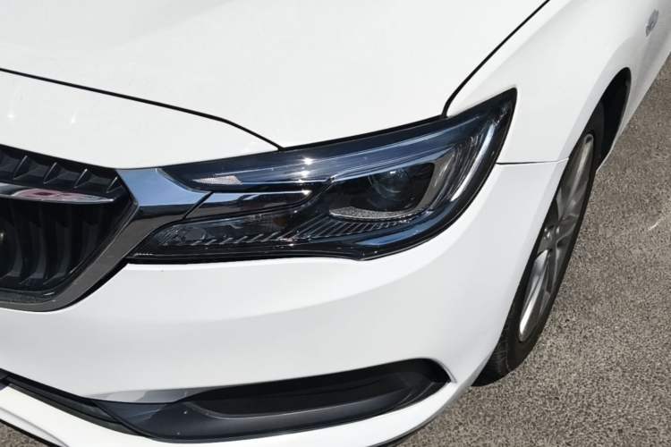 Used Buick GL6 2019 18T 6-Seater Connected Luxury Version China VI Standard Left Front Headlight