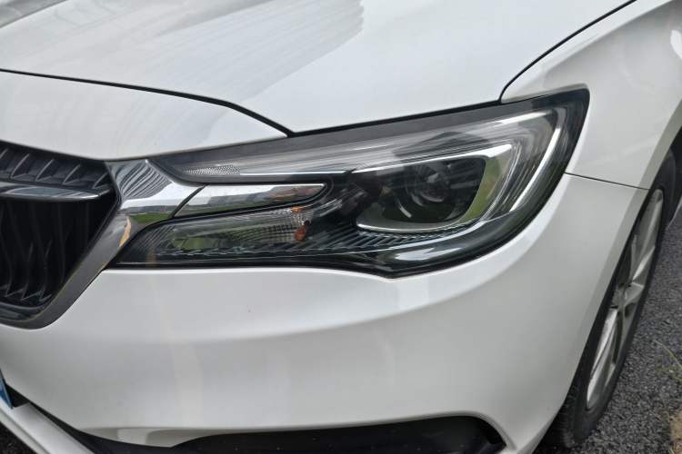 Used Buick GL6 2019 18T 6-Seater Connected Luxury Version China VI Standard Left Front Headlight
