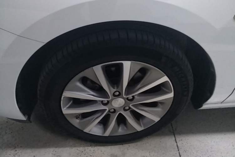Used Buick GL6 2019 18T 5-Seater Connected Luxury Version China V Standard Left Front Wheel Hub