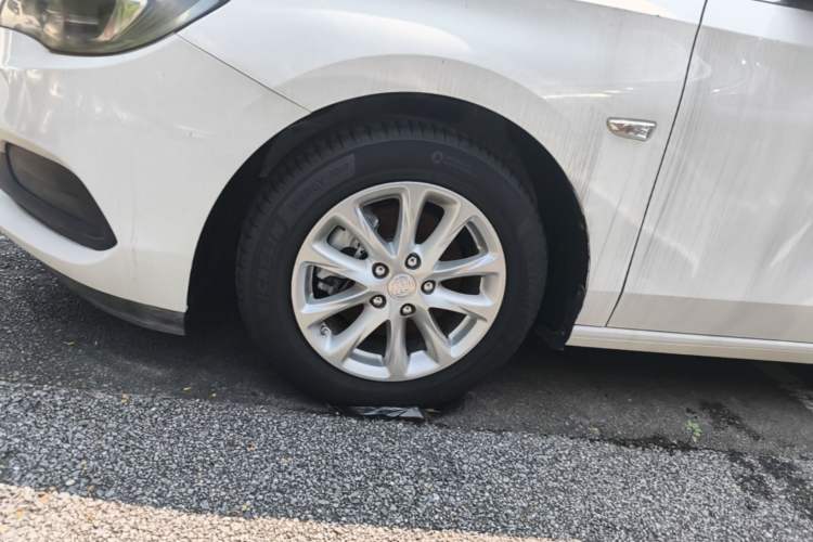 Used Buick GL6 2019 18T 6-Seater Elite Version China VI Standard Left Front Wheel Hub