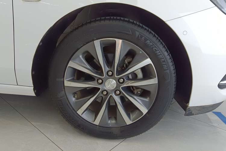 Used Buick GL6 2019 18T 6-Seater Connected Luxury Version China V Standard Left Front Wheel Hub