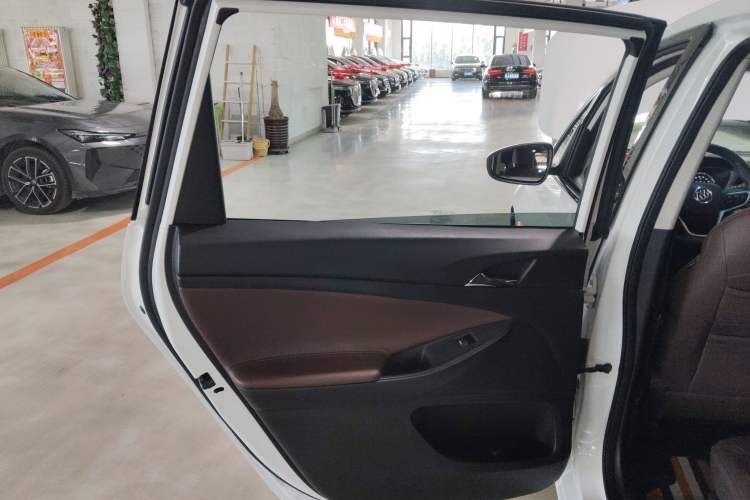 Used Buick GL6 2019 18T 6-Seater Connected Luxury Version China VI Standard Left Rear Door Interior