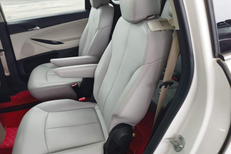 Used Buick GL6 2019 18T 6-Seater Elite Version China V Standard Left Rear Seat