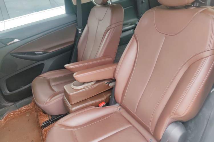 Used Buick GL6 2019 18T 6-Seater Connected Luxury Version China VI Standard Left Rear Seat