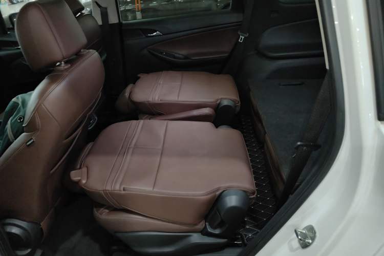 Used Buick GL6 2019 18T 6-Seater Connected Luxury Version China V Standard Left Rear Seat