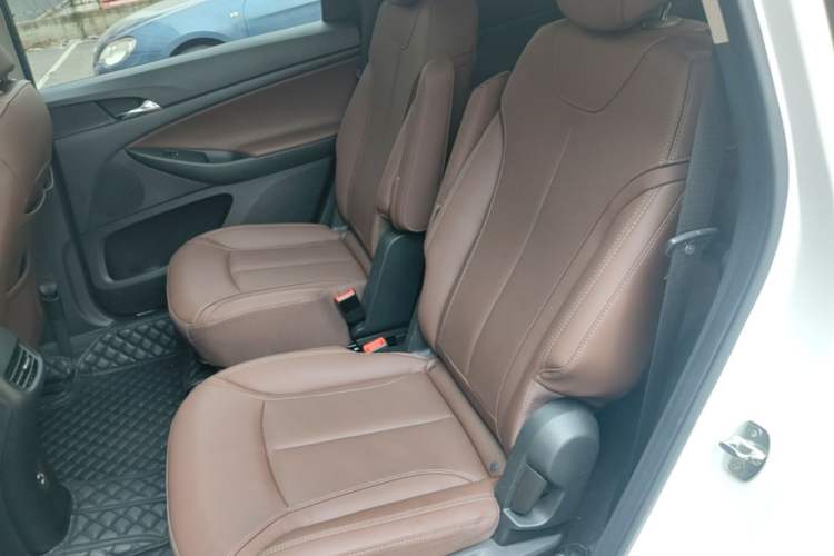 Used Buick GL6 2019 18T 6-Seater Connected Luxury Version China VI Standard Left Rear Seat