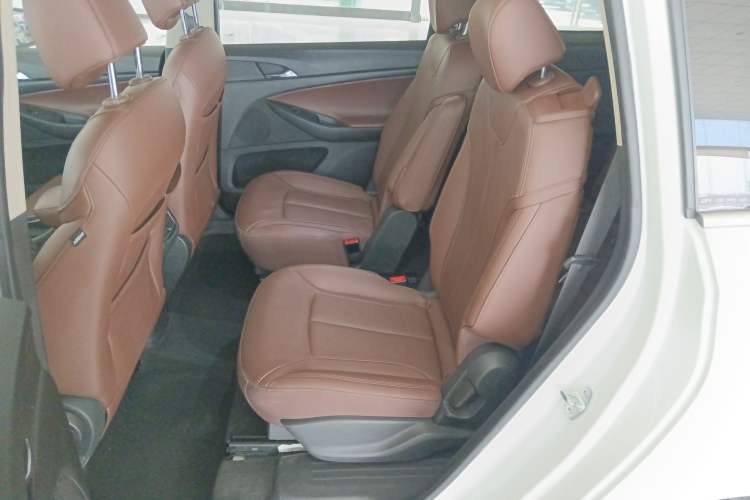 Used Buick GL6 2019 18T 6-Seater Connected Luxury Version China VI Standard Left Rear Seat