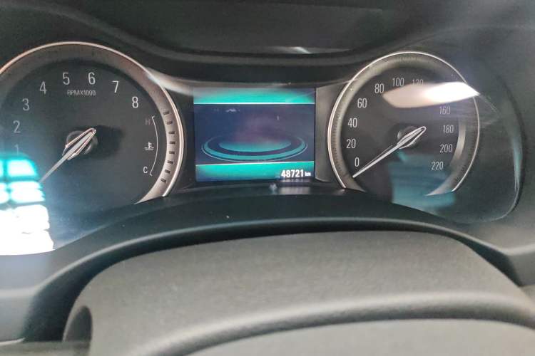 Used Buick GL6 2019 18T 6-Seater Connected Luxury Version China VI Standard Odometer Close Up