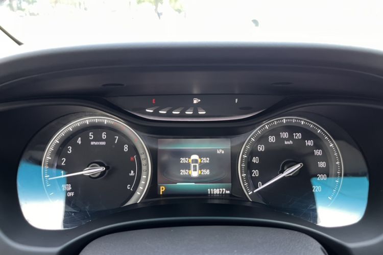 Used Buick GL6 2019 18T 6-Seater Elite Version China VI Standard Odometer Close Up