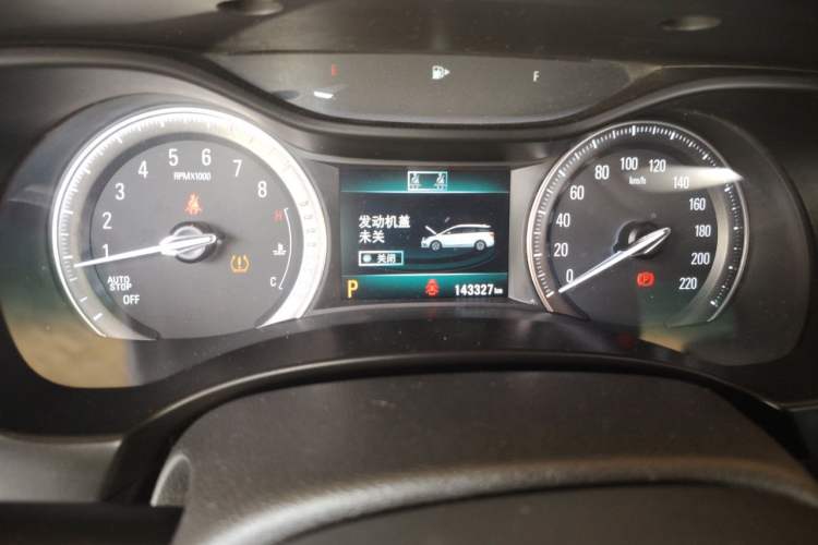 Used Buick GL6 2019 18T 6-Seater Connected Luxury Version China VI Standard Odometer Close Up