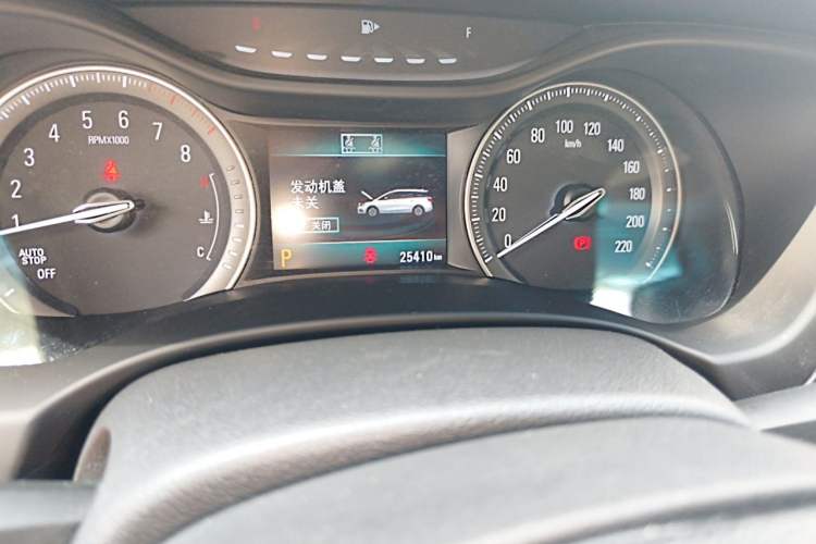 Used Buick GL6 2019 18T 6-Seater Elite Version China VI Standard Odometer Close Up
