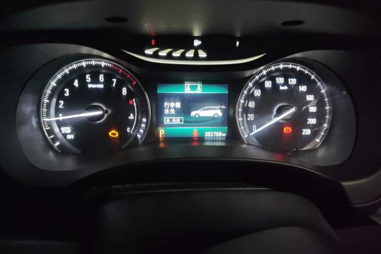 Used Buick GL6 2019 18T 6-Seater Connected Luxury Version China VI Standard Odometer Close Up