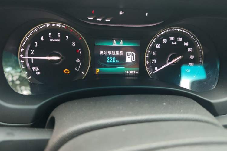 Used Buick GL6 2019 18T 6-Seater Connected Luxury Version China VI Standard Odometer Close Up