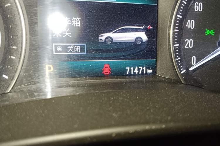 Used Buick GL6 2019 18T 6-Seater Elite Version China VI Standard Odometer Close Up