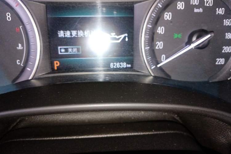 Used Buick GL6 2019 18T 6-Seater Connected Luxury Version China VI Standard Odometer Close Up
