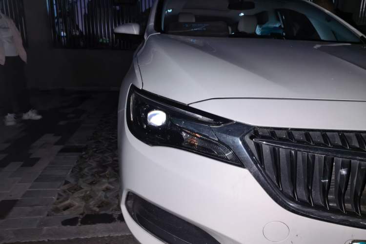 Used Buick GL6 2019 18T 6-Seater Connected Luxury Version China V Standard Right Front Headlight