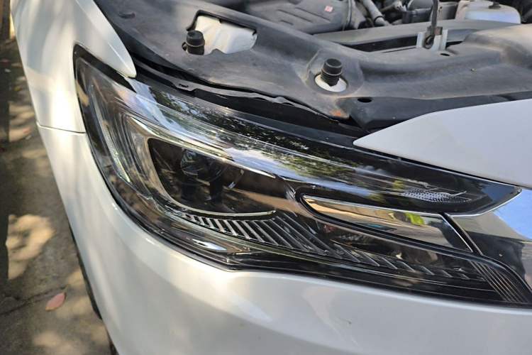 Used Buick GL6 2019 18T 6-Seater Connected Luxury Version China VI Standard Right Front Headlight