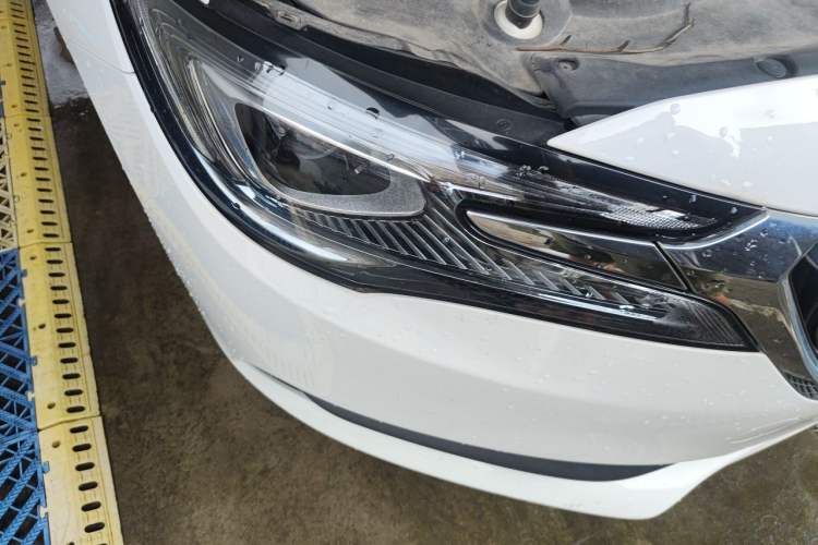 Used Buick GL6 2019 18T 6-Seater Connected Luxury Version China VI Standard Right Front Headlight