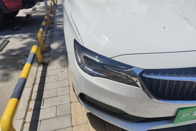Used Buick GL6 2019 18T 6-Seater Connected Luxury Version China V Standard Right Front Headlight