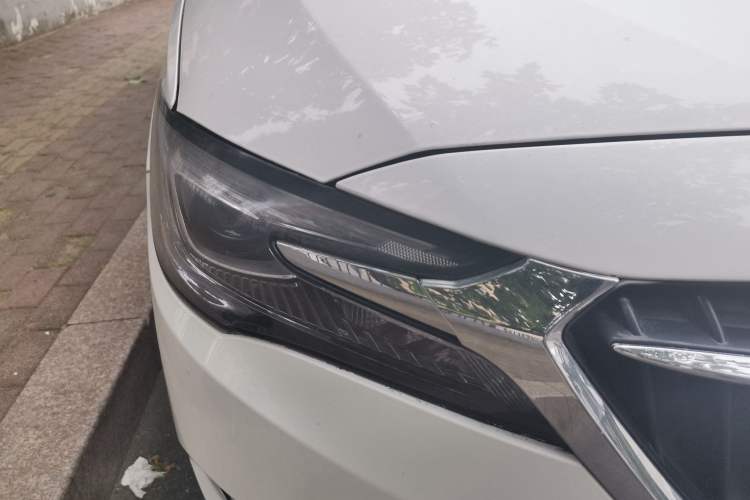 Used Buick GL6 2019 18T 6-Seater Connected Luxury Version China VI Standard Right Front Headlight