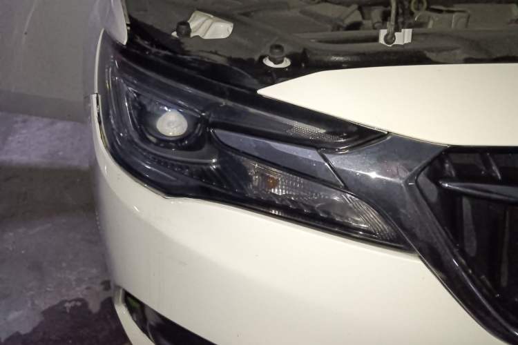 Used Buick GL6 2019 18T 6-Seater Elite Version China VI Standard Right Front Headlight