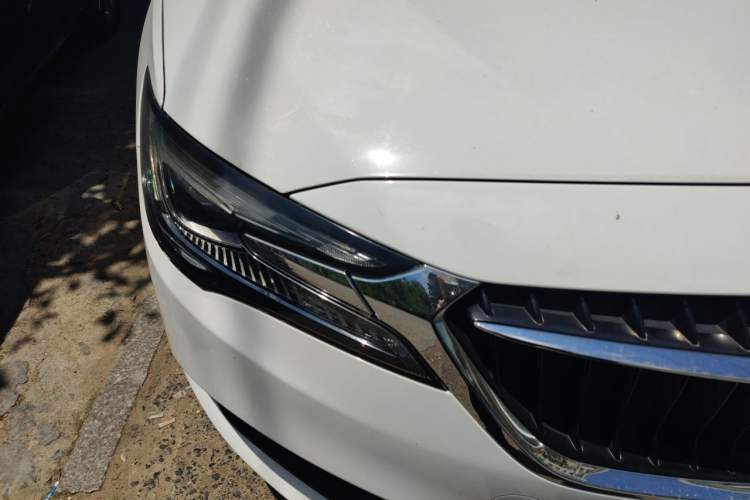 Used Buick GL6 2019 18T 6-Seater Connected Luxury Version China VI Standard Right Front Headlight