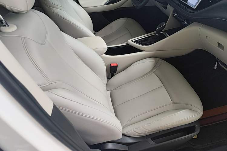 Used Buick GL6 2019 18T 6-Seater Elite Version China VI Standard Right Front Seat