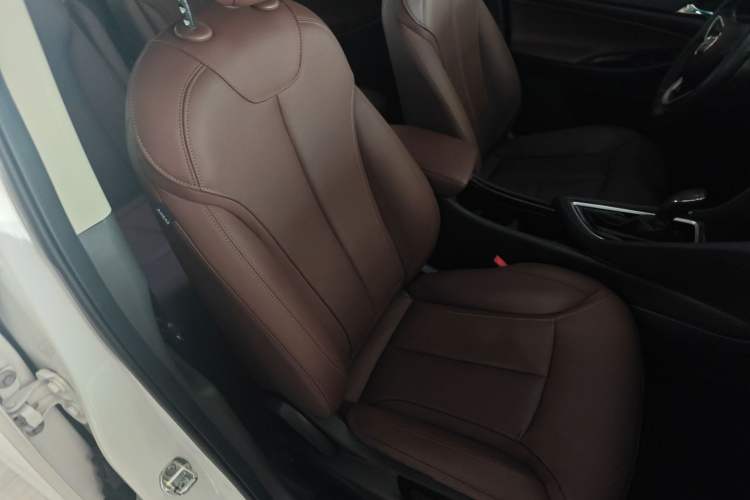 Used Buick GL6 2019 18T 6-Seater Connected Luxury Version China VI Standard Right Front Seat