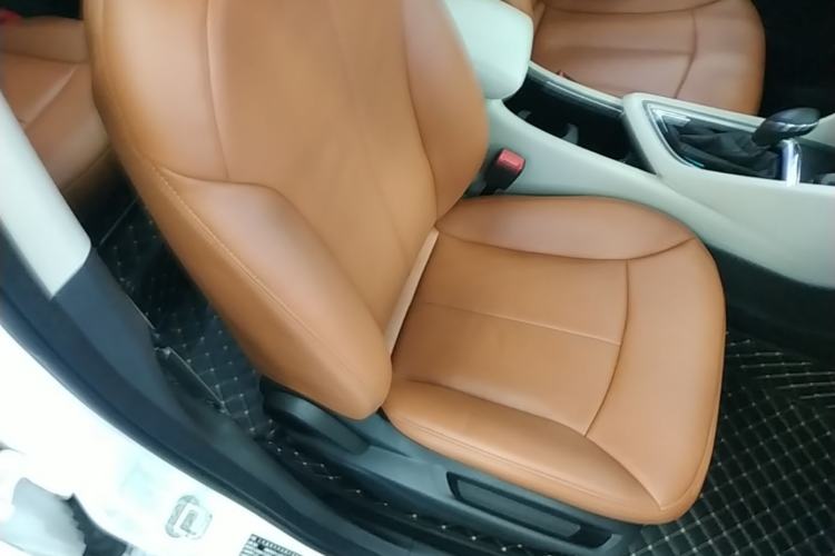 Used Buick GL6 2019 18T 6-Seater Elite Version China VI Standard Right Front Seat