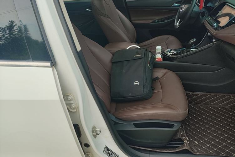 Used Buick GL6 2019 18T 6-Seater Connected Luxury Version China VI Standard Right Front Seat