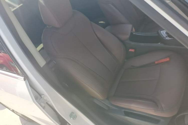 Used Buick GL6 2019 18T 6-Seater Connected Luxury Version China VI Standard Right Front Seat