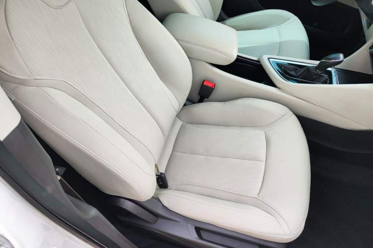 Used Buick GL6 2019 18T 6-Seater Elite Version China VI Standard Right Front Seat