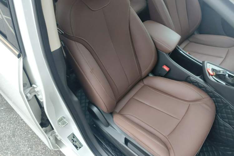 Used Buick GL6 2019 18T 6-Seater Connected Luxury Version China VI Standard Right Front Seat
