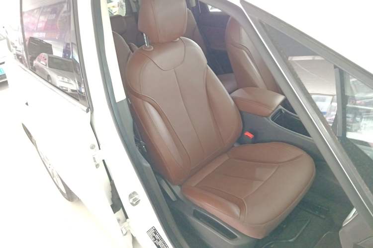 Used Buick GL6 2019 18T 6-Seater Connected Luxury Version China VI Standard Right Front Seat