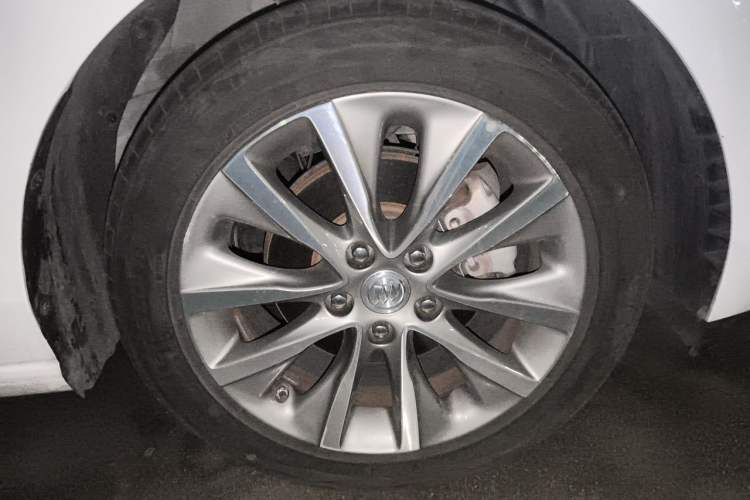 Used Buick GL6 2019 18T 6-Seater Connected Luxury Version China VI Standard Right Front Wheel Hub