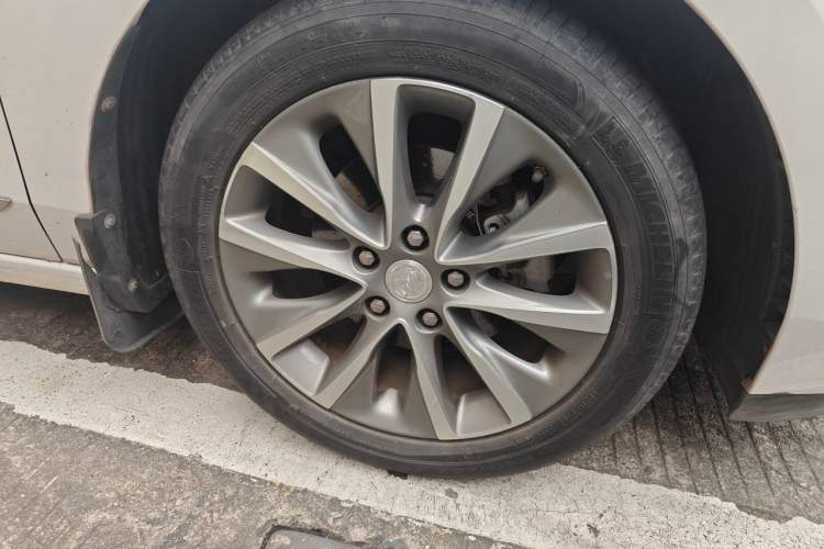 Used Buick GL6 2019 18T 6-Seater Connected Luxury Version China VI Standard Right Front Wheel Hub